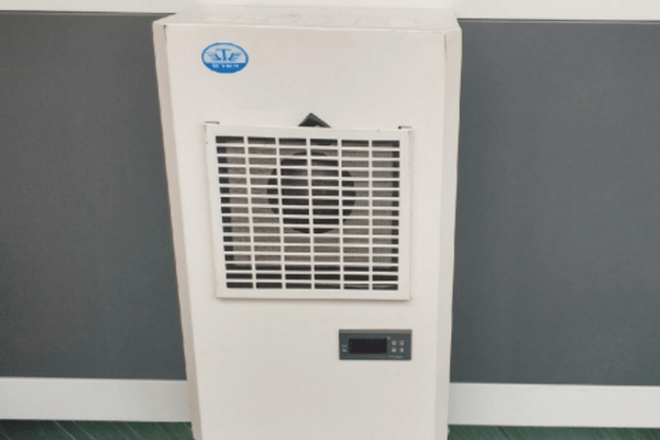 Electrical Cabinet with Air Conditioner